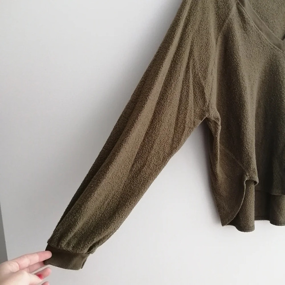 Urban Outfitters Lilith Pullover V-Neck Oversized Cozy Sherpa Sweater XS - Picture 5 of 14